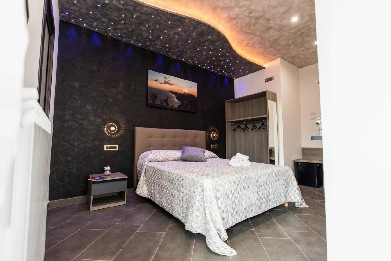 Golden Eagle Hotel อาเจโรลา ภายนอก รูปภาพ