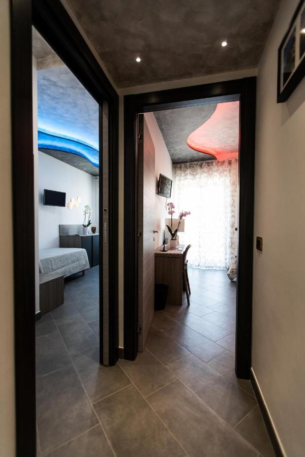Golden Eagle Hotel อาเจโรลา ภายนอก รูปภาพ