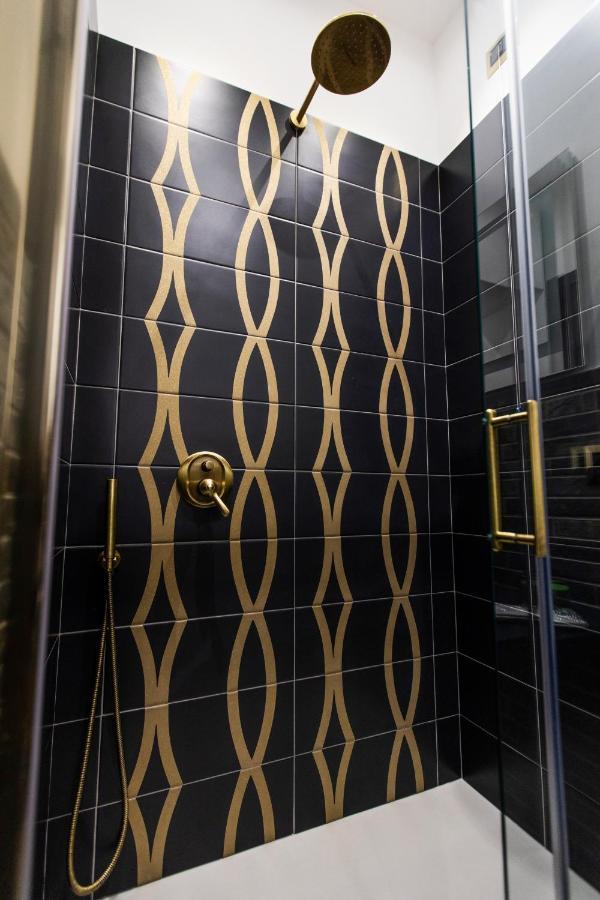 Golden Eagle Hotel อาเจโรลา ภายนอก รูปภาพ